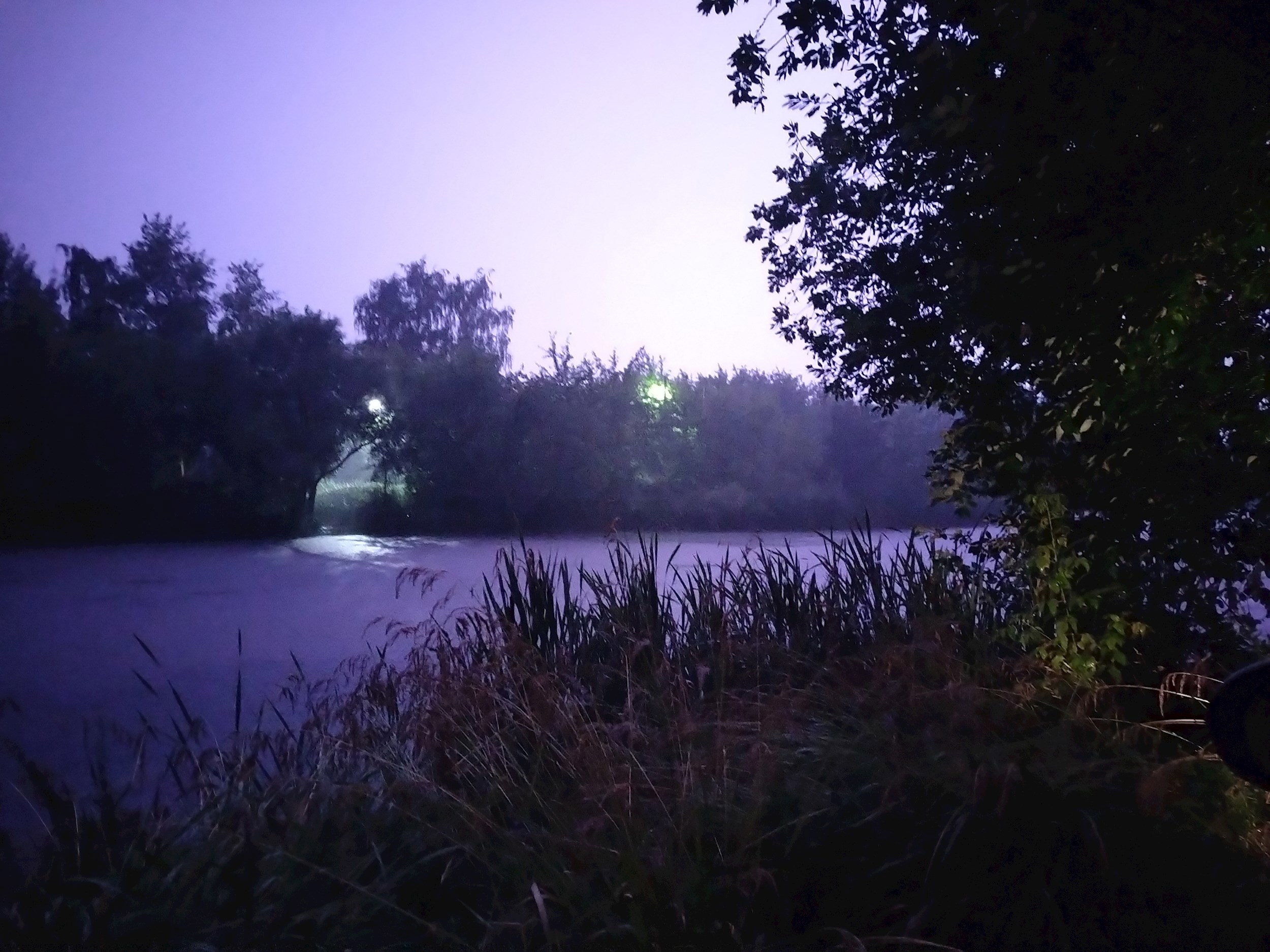 Туманная луна...