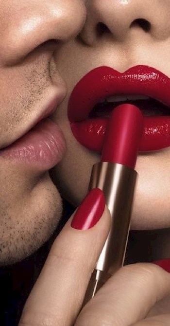 Поцеловать воздушный шарик