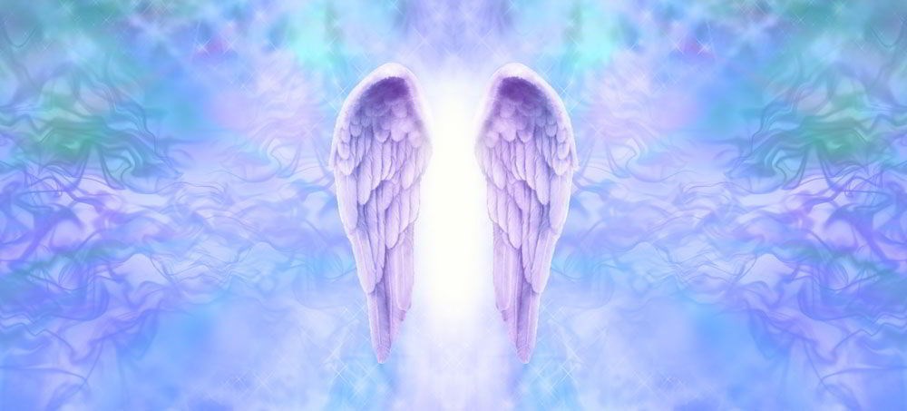 коснулась глаз безбрежная молитва