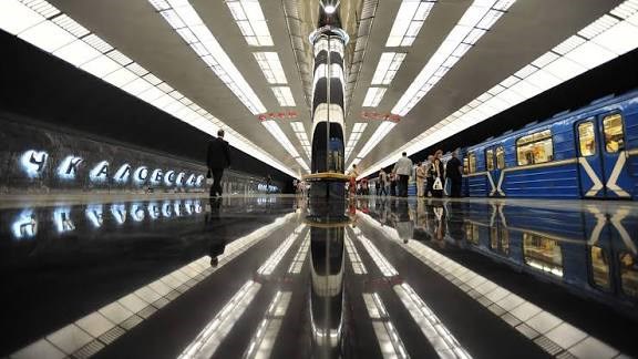 Молодой бог или Чудовище после завтрака