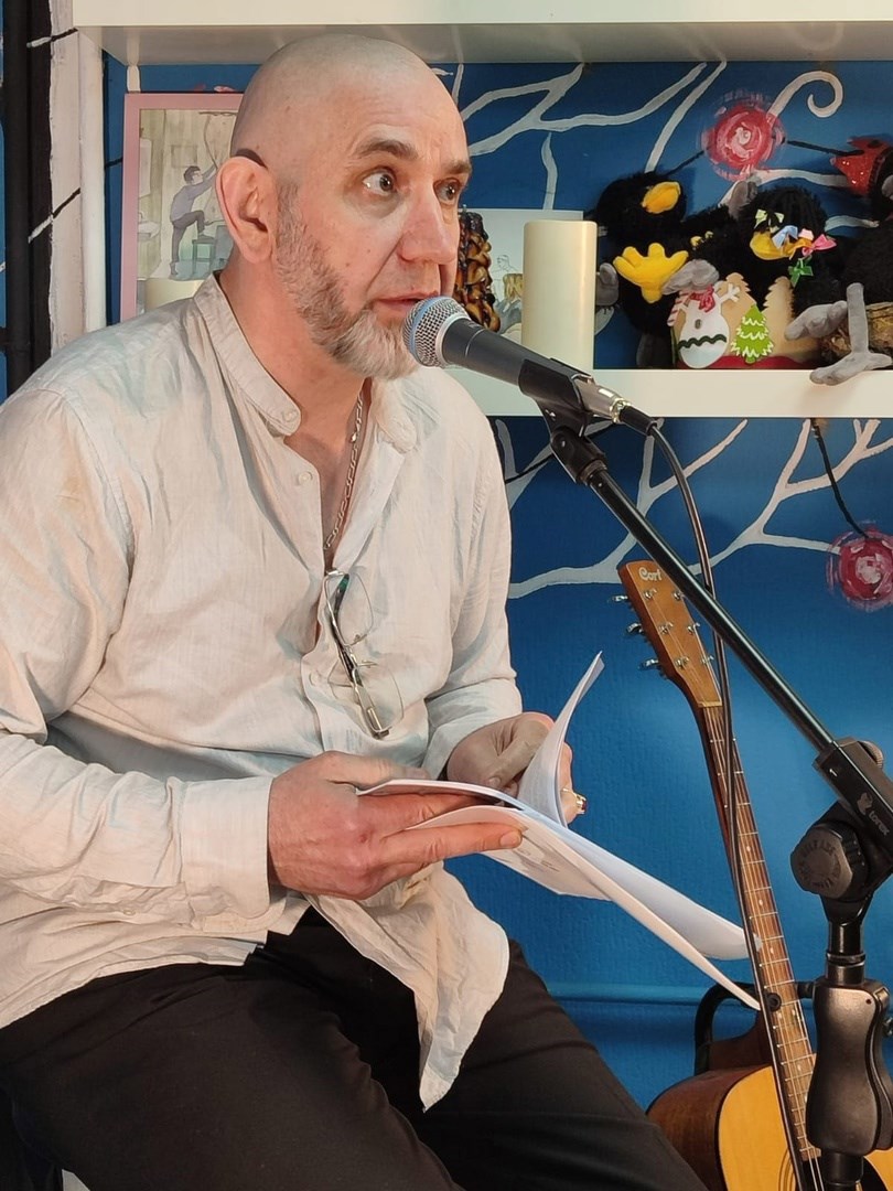 А надо чтобы день ещё прошёл