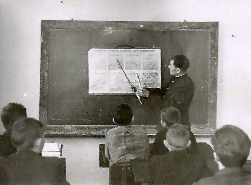 Мы для них черти з ро́гамы