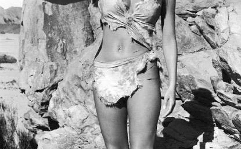 Атолл в океане