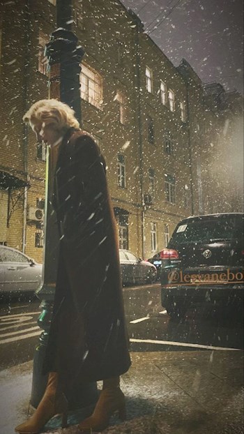 Нормальным, простым способом, спокойным шагом, воткнуться в звёзды