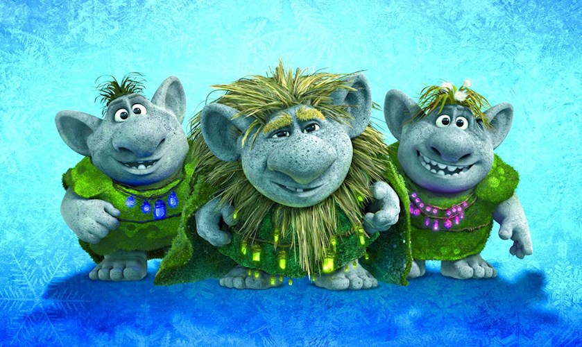 Кот и крошки-тролли