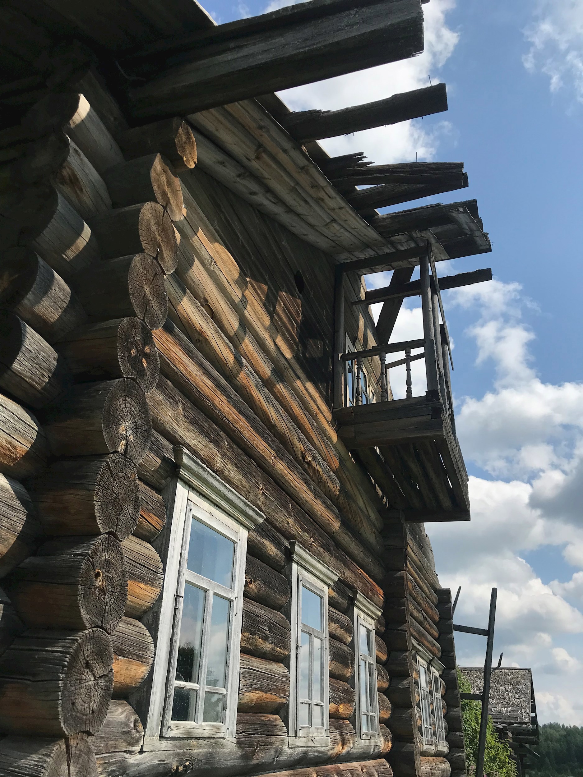 Мрак деревенского дома