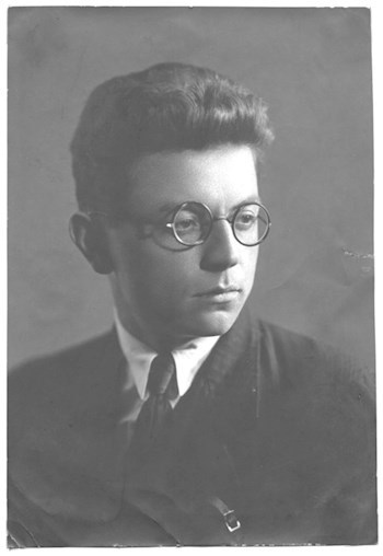 Вершинин Анатолий Алексеевич - "В ТРАГЕДИЙНОМ ХХ-ом" Эпопея. Том 1. Трудная молодость.
