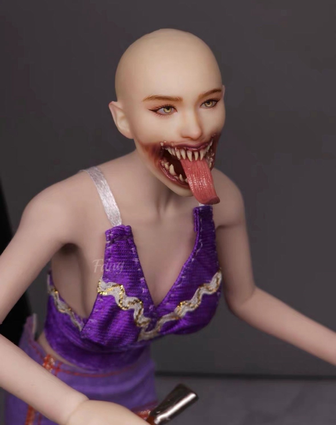 Изображая Лауру